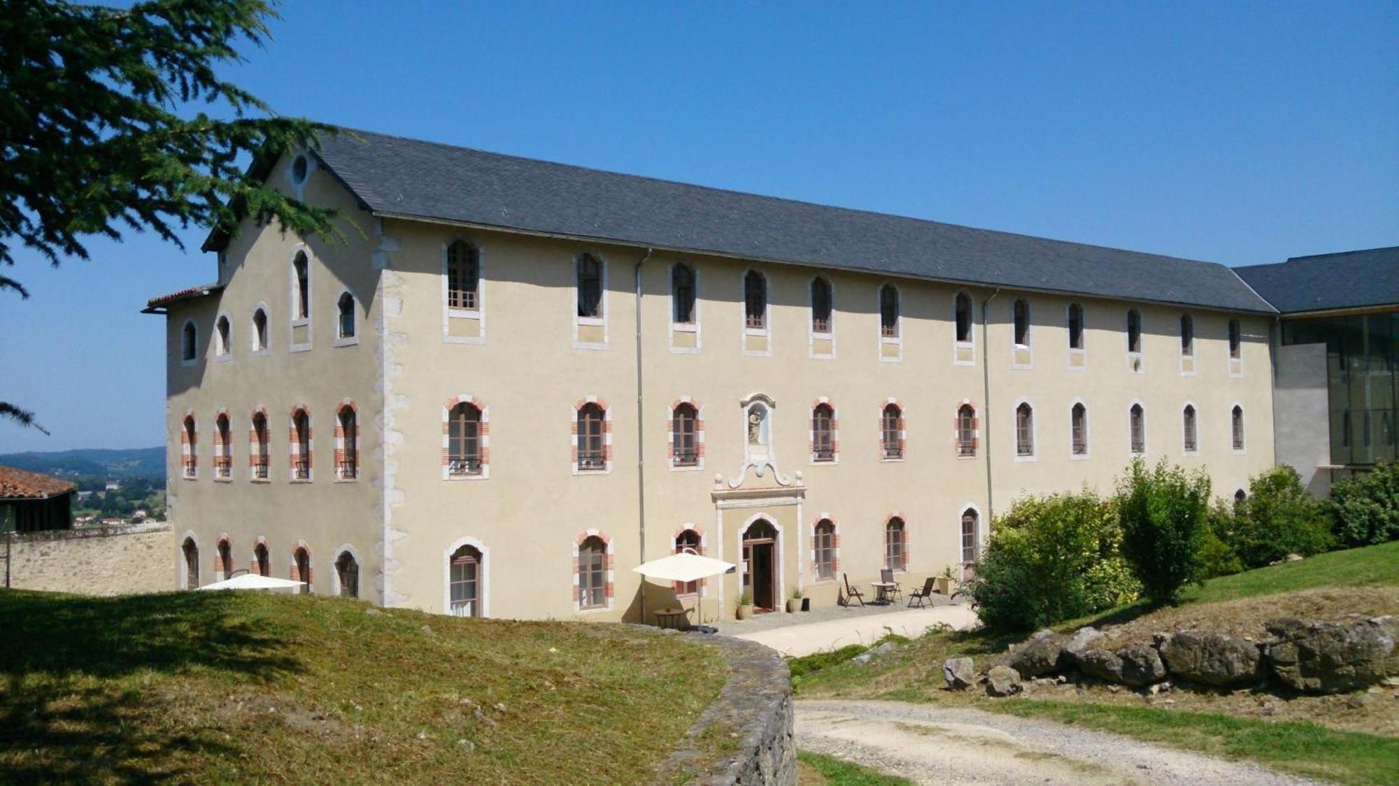 Terres De France - Domaine Du Palais Aparthotel Saint-Lizier Екстериор снимка